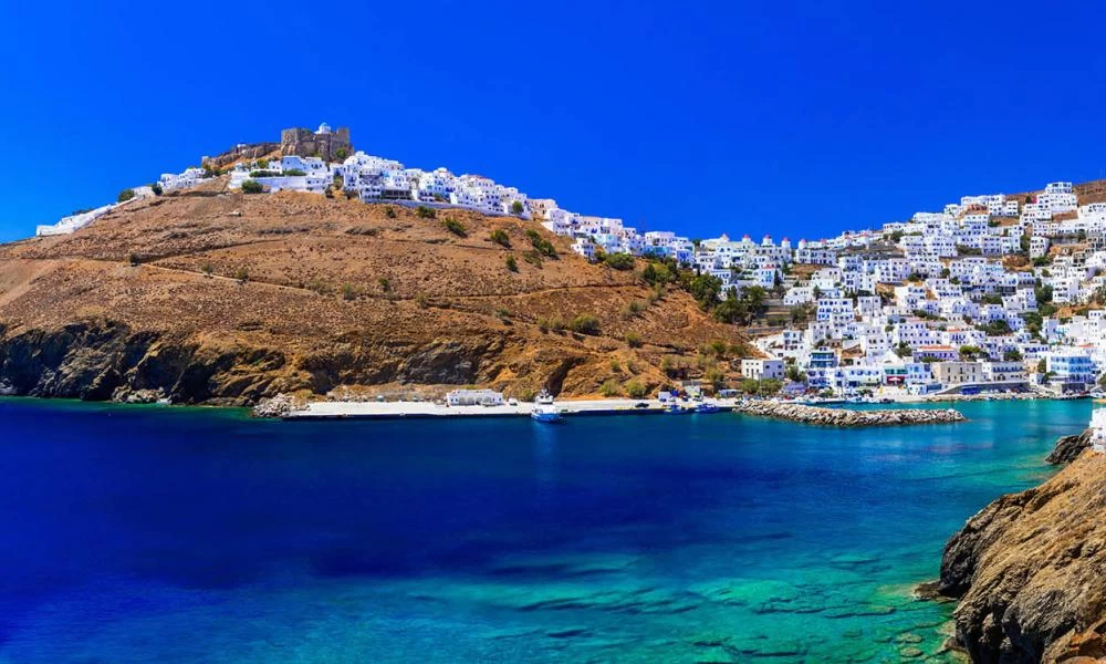Γερμανικό περιοδικό προτείνει πέντε νησιά της Ελλάδας ως τοπ καλοκαιρινό προορισμό